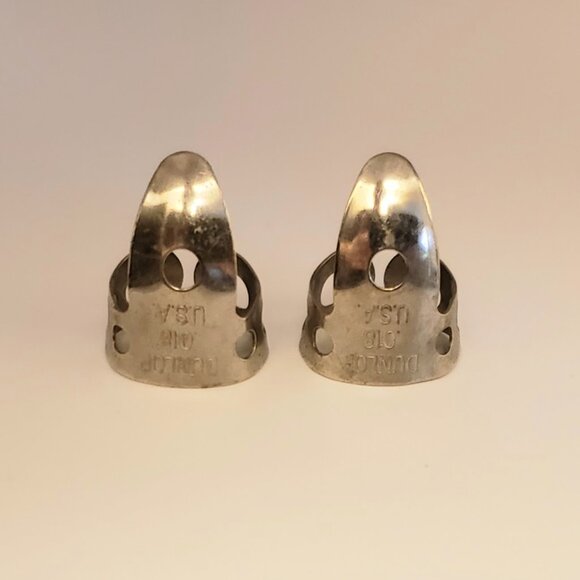 2 Dunlop Metal Finger Picks for Guitar or Banjo Silvertone .018 inch Wearable - Picture 1 of 8